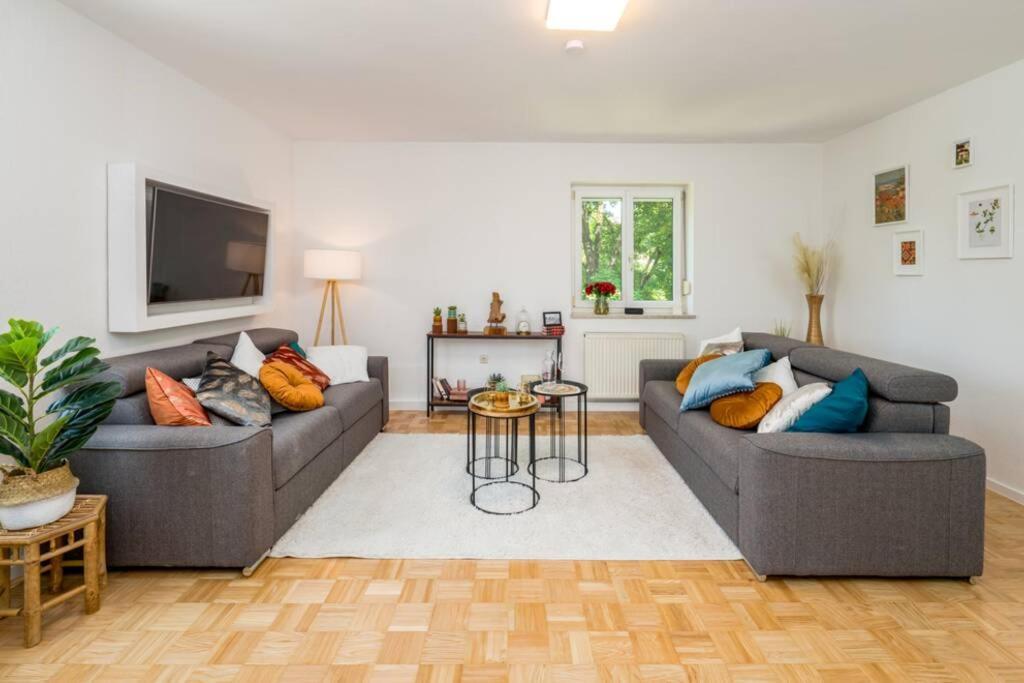 EG Rechts -Wunderschöne 80m² große 3-Zimmer City Wohnung nähe Salzburg Freilassing Exterior foto