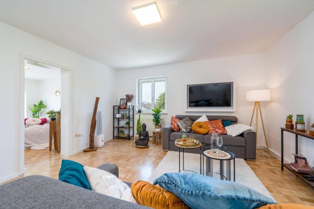 EG Rechts -Wunderschöne 80m² große 3-Zimmer City Wohnung nähe Salzburg Freilassing Exterior foto
